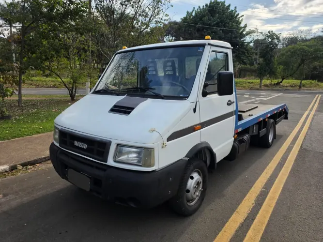 Guincho Iveco 5013 2007 - Plataforma fixa