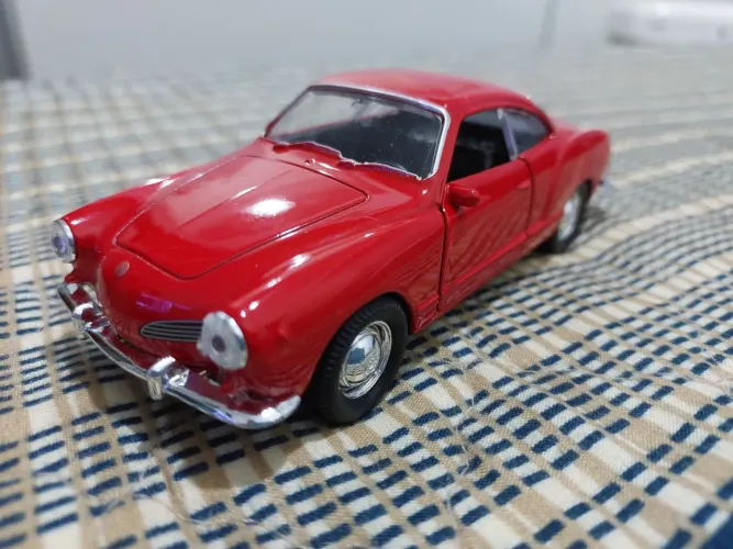 Carrinho karman guia escala 1:43