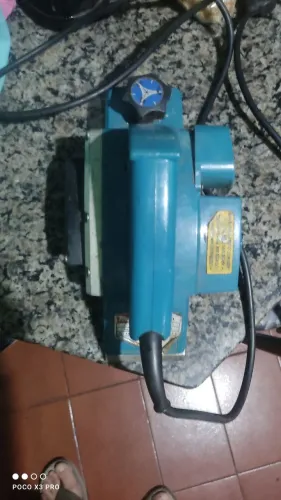 Plaina elétrica Makita