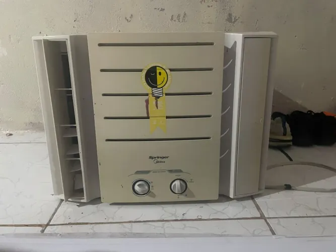 Vendo Ar-condicionado pringer usado.