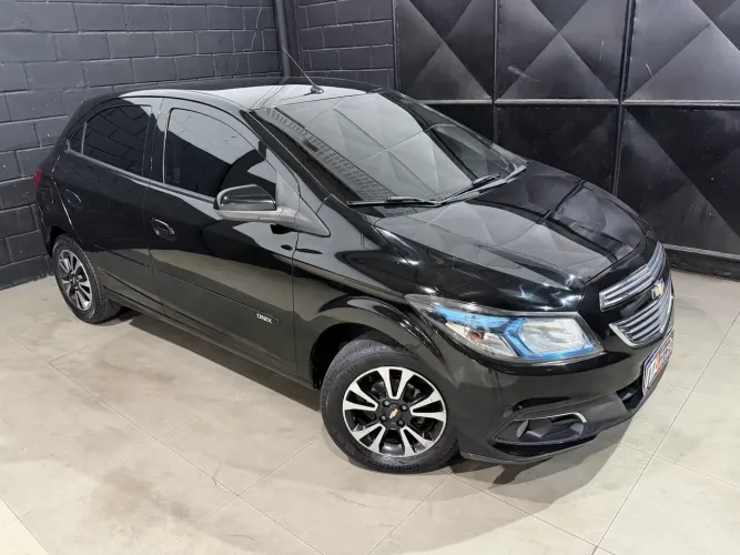 Chevrolet Onix Hatch LTZ 1.4 8V Flex Power Aut. 4P 2014