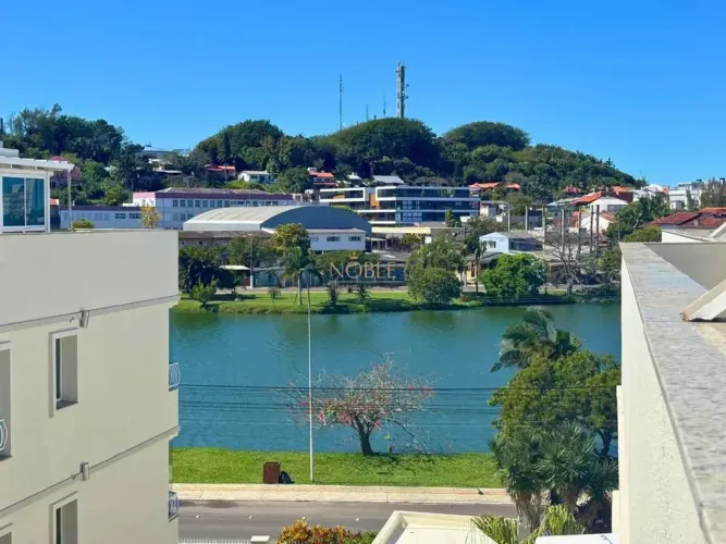 Cobertura de 2 Quartos na frente da lagoa do violão em Torres