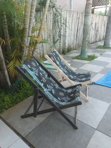 2 Cadeiras de Madeira Descanso