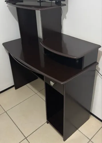 Escrivaninha/rack escritório