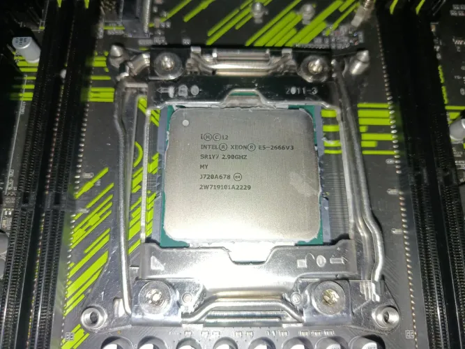 PR9 e e5-2666v3