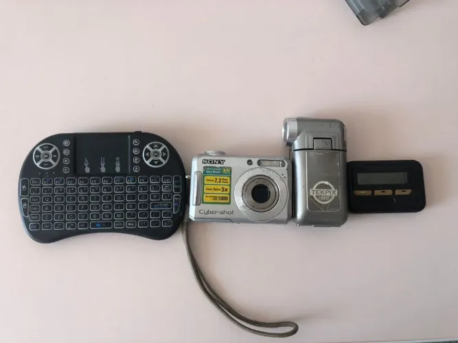 Câmera Sony +filmadora techpix +controle de tv box +e pager/teletrim 