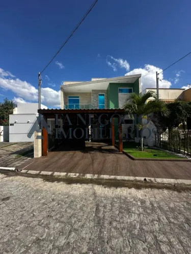 CASA IMPECÁVEL PORTEIRA FECHADA - SERRA VILLE