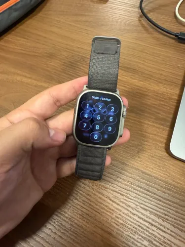Apple Watch Ultra 2 49mm titanium 