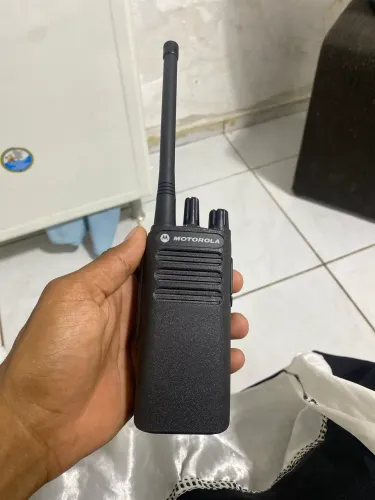 Vendo um rádio novinho da motorola modelo DEP250
