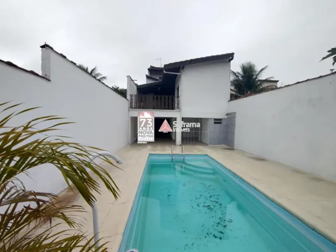 Casa Sobrado Padrão em Pindamonhangaba