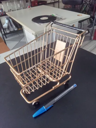 Réplica de carrinho de supermercado 