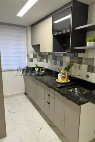 Apartamento à venda. Com varanda, 1 dormitório, sala e cozinha, com 25m². Em Santana.