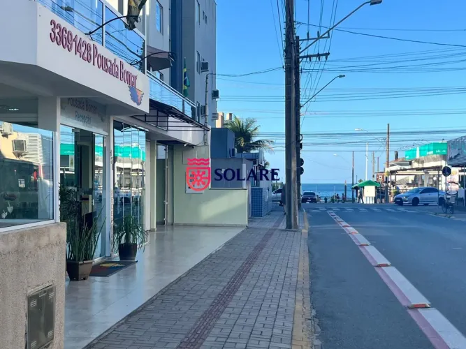 Apto de 2 dormitórios a poucos metros do mar para 5 pessoas