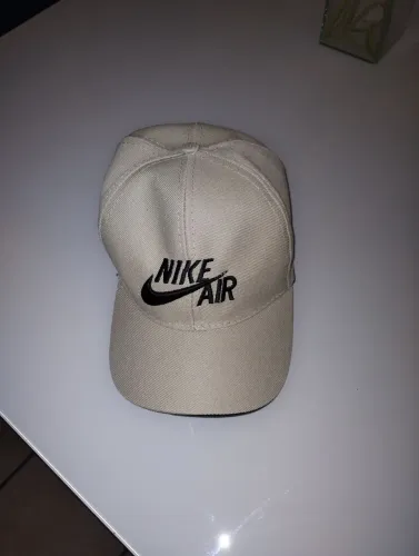 Vendo boné Nike novo