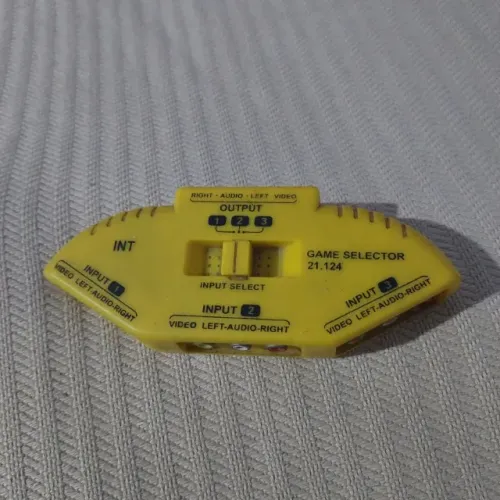 Seletor Chaveador RCA AV 3 Entradas 1 Saida Game Selector Vintage Amarelo Retrogaming 3x1