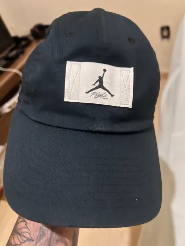 Vendo boné jordan Nike original !!!verde 199 /preto 199 /preto Nike 150