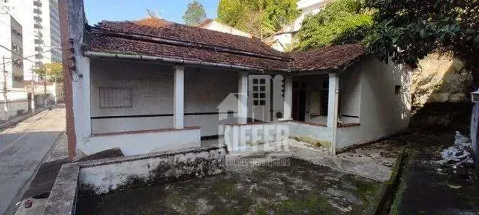 Excelente Casa para Investimento Próxima às Universidades de Niterói