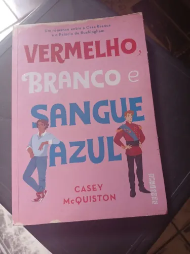 Vermelho Branco Sangue Azul.