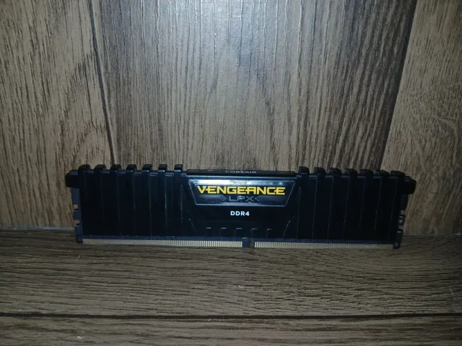 Memoria ram ddr4 8gb 2400 Vengeance LPX