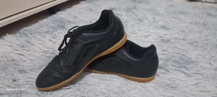 Chuteira futsal marca umbro