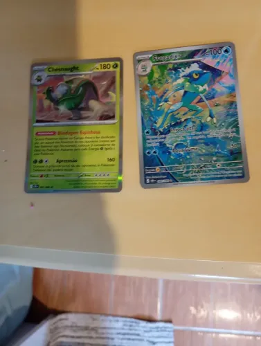 Carta pokémon, Caos acendente FROGADIER e CHESNAUGHT