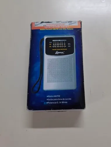 Rádio portátil AM/FM Lenox RP52 - Usado