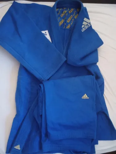 Kimono de Judô Adidas A4 gramatura 990