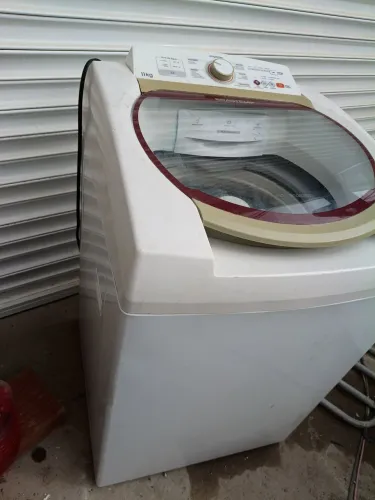 Vendo lavadoura Brastemp de 11 k funciona bem todas as etapas