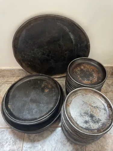 Pratos (forma )para assar pizza 