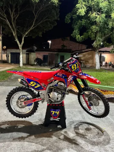 Vende-se CRF 250F