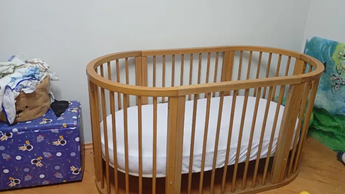 Berço oval Montessori
