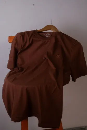 CAMISETA MASCULINA BÁSICA TIOLI