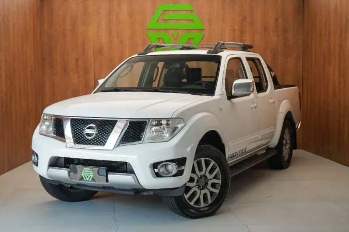 Nissan Frontier SL CD 4X4 2.5tb Diesel AUT 2014