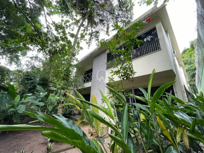 Casa na Gávea com 4 quartos.