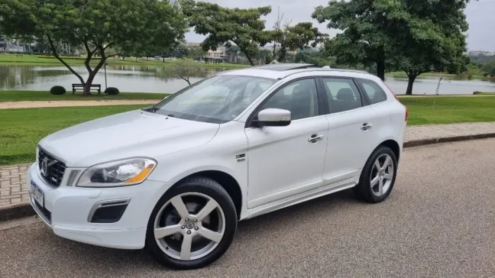 Volvo XC 60 T-5 R-design 2.0 FWD 5P 2013