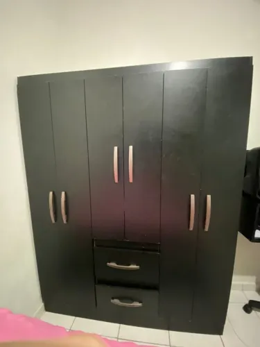 Armário de roupas