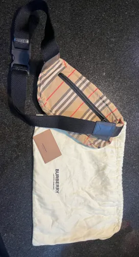 Pochete masculina Burberry