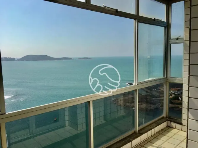 Cobertura à venda no Centro de Guarapari com vista para o mar!