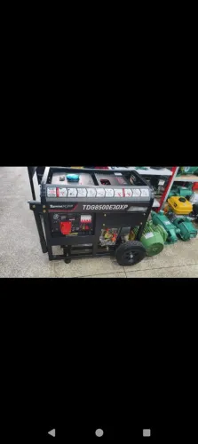 GERADOR DE ENERGIA 7.5KVA TRIFÁSICO 220V P/ELÉTRICA DIESEL TOYAMA
