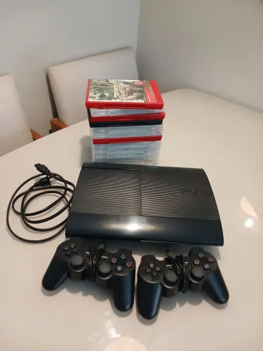 Playstation 3 Super Slim(BLOQUEADO SEM CAIXA) + 13 jogos e 2 controles(paralelos)