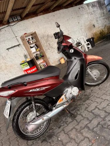 Vende-se moto Biz 125 bordô 2009.