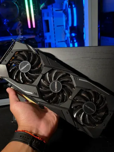 Placa de Vídeo Gigabyte GeForce RTX 2070 WindForce 3X 8GB GDDR6
