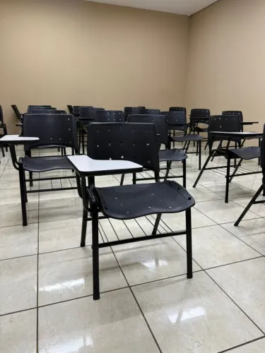 CADEIRA UNIVERSITÁRIA