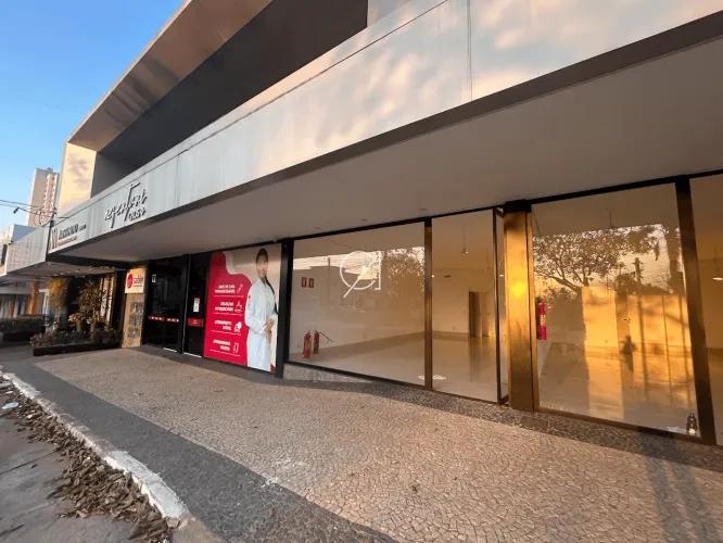 ALUGA-SE EXCELENTE PONTO COMERCIAL NA ARSE 41