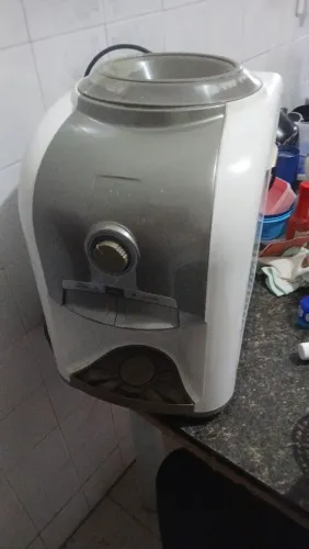Bebedouro de Água Gelada e Natural - R$ 350