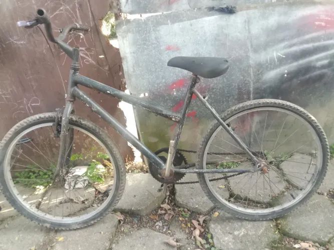 Vende-se bicicleta usada no preço que cabe no seu bolso Pix dinheiro só chamar aqui disp