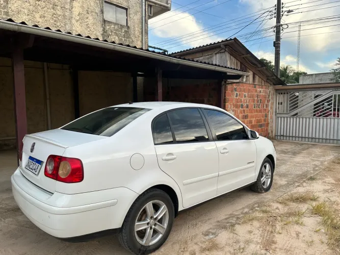 Volkswagen Polo Sed. Comfort. 1.6 MI Tot. Flex 8V 2011
