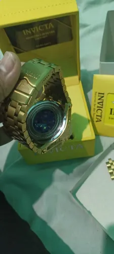 Relógio invicta pouco usado, não tem nem 1 mês de uso
