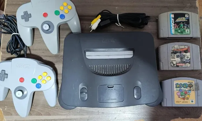 Nintendo 64 SEM FONTE; Com 2 controles 3 Jogos