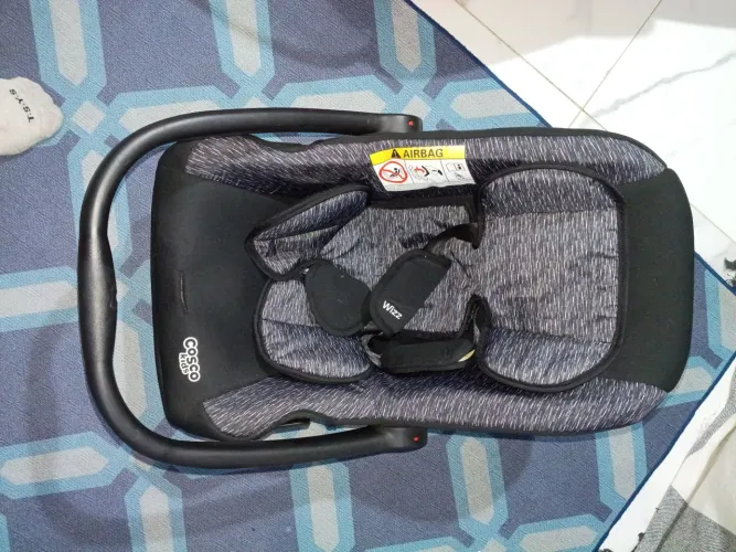 Bebe conforto semi novo